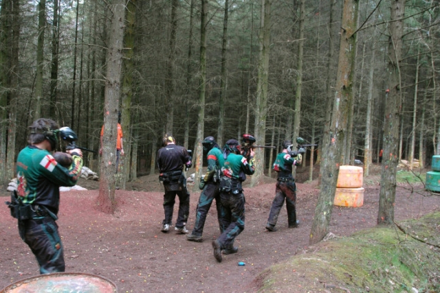  Paintballing 